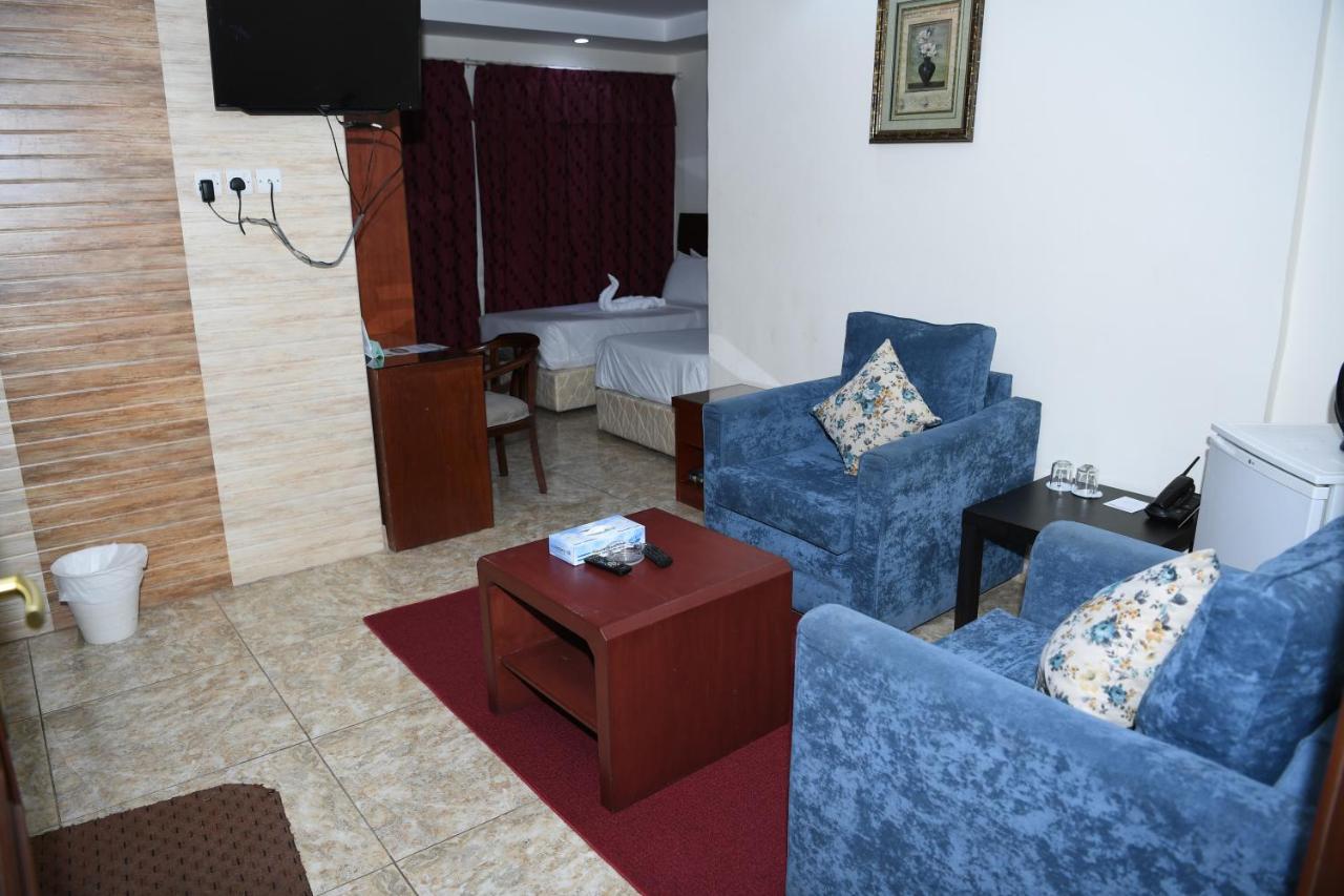 Continental Suite Farwaniya Kuwait City Ngoại thất bức ảnh