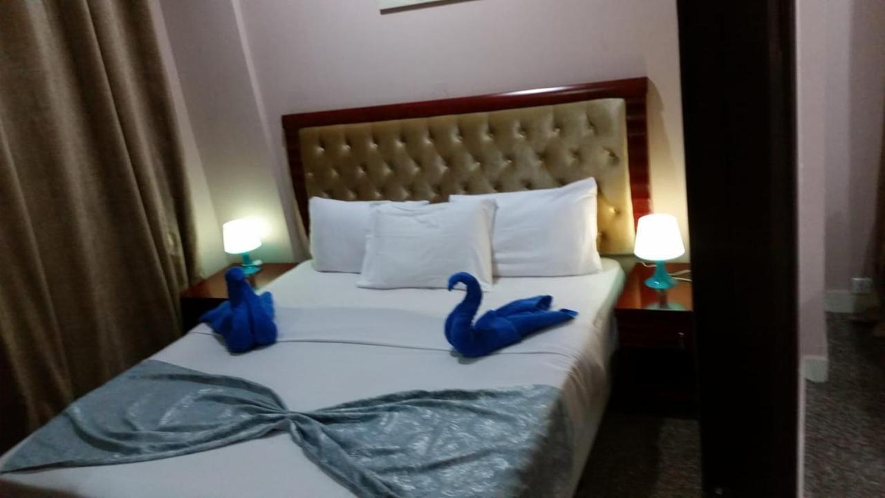 Continental Suite Farwaniya Kuwait City Ngoại thất bức ảnh