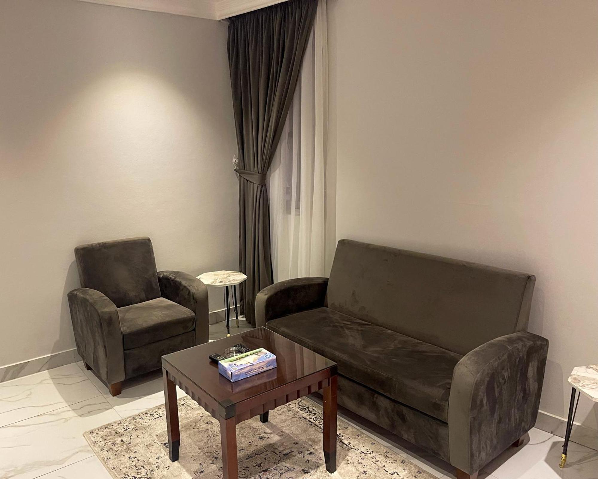 Continental Suite Farwaniya Kuwait City Ngoại thất bức ảnh