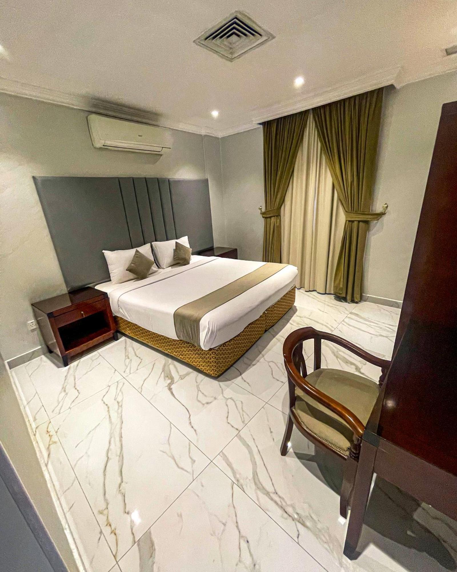 Continental Suite Farwaniya Kuwait City Ngoại thất bức ảnh