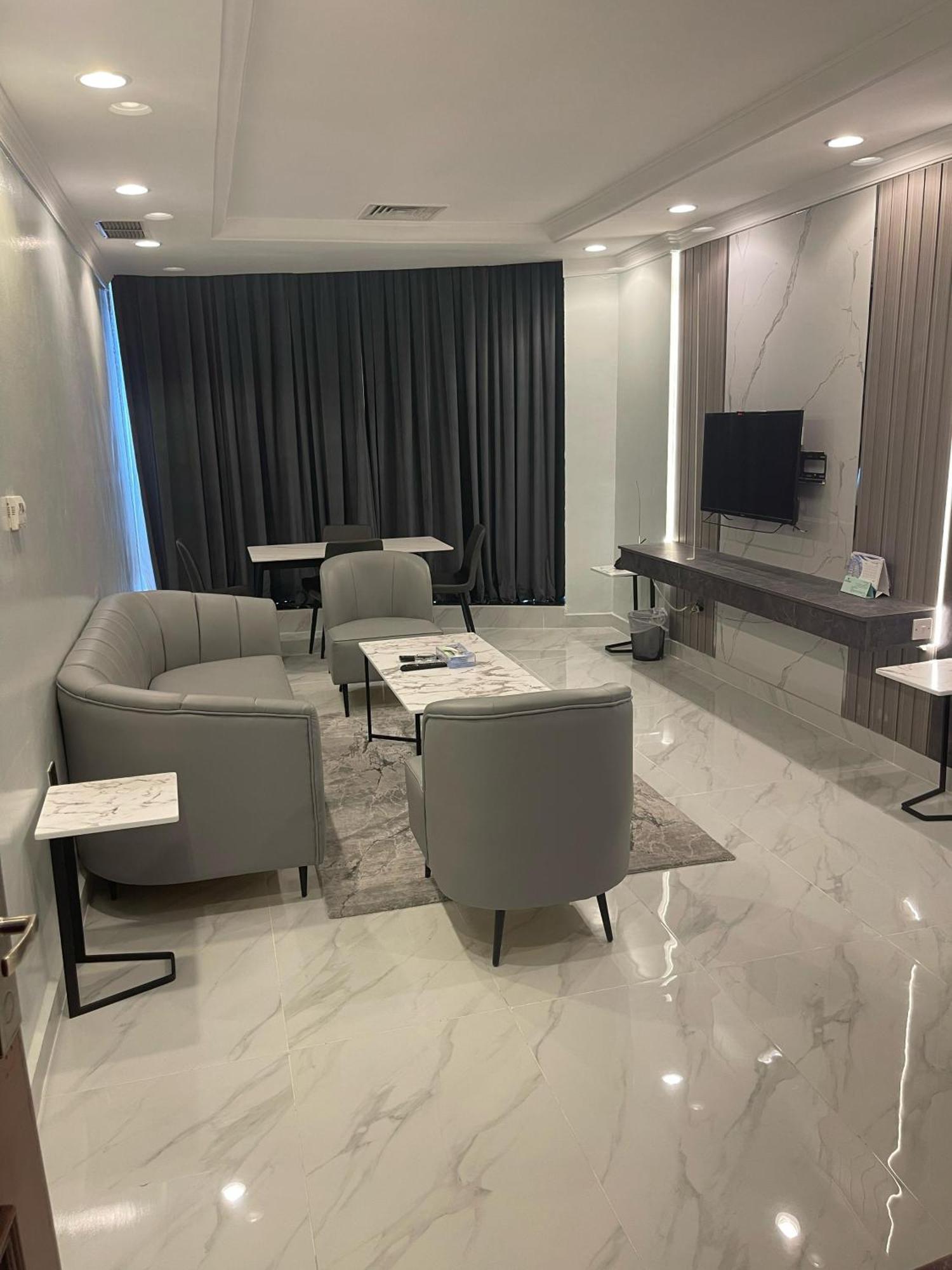 Continental Suite Farwaniya Kuwait City Ngoại thất bức ảnh