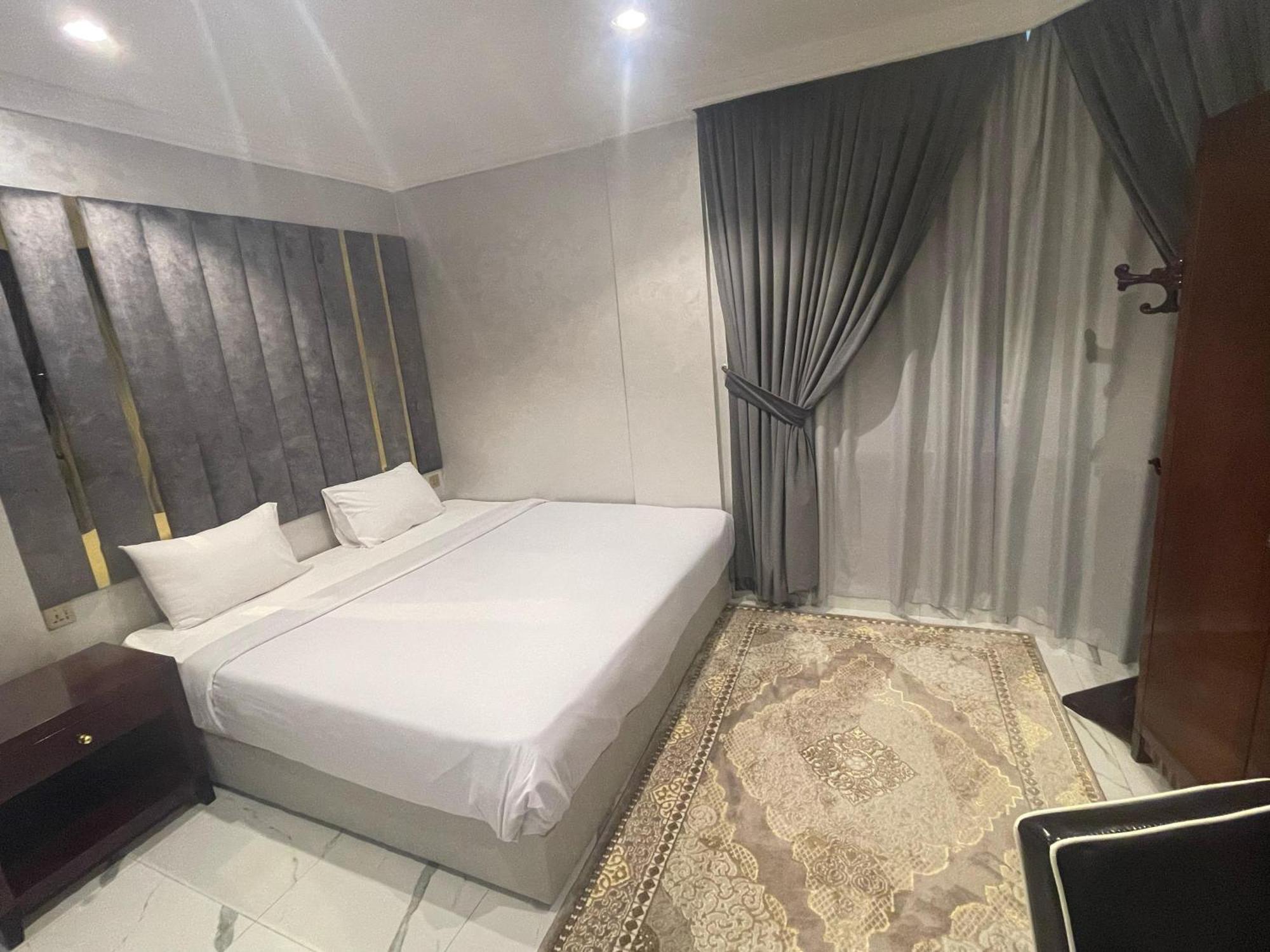 Continental Suite Farwaniya Kuwait City Ngoại thất bức ảnh