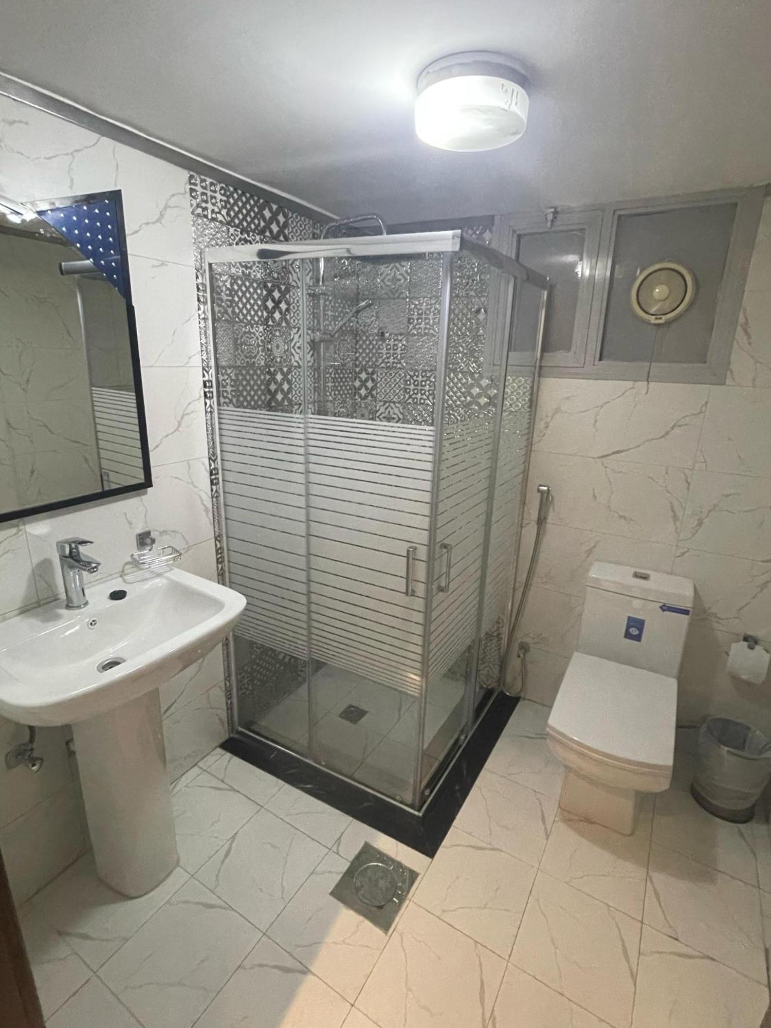 Continental Suite Farwaniya Kuwait City Ngoại thất bức ảnh