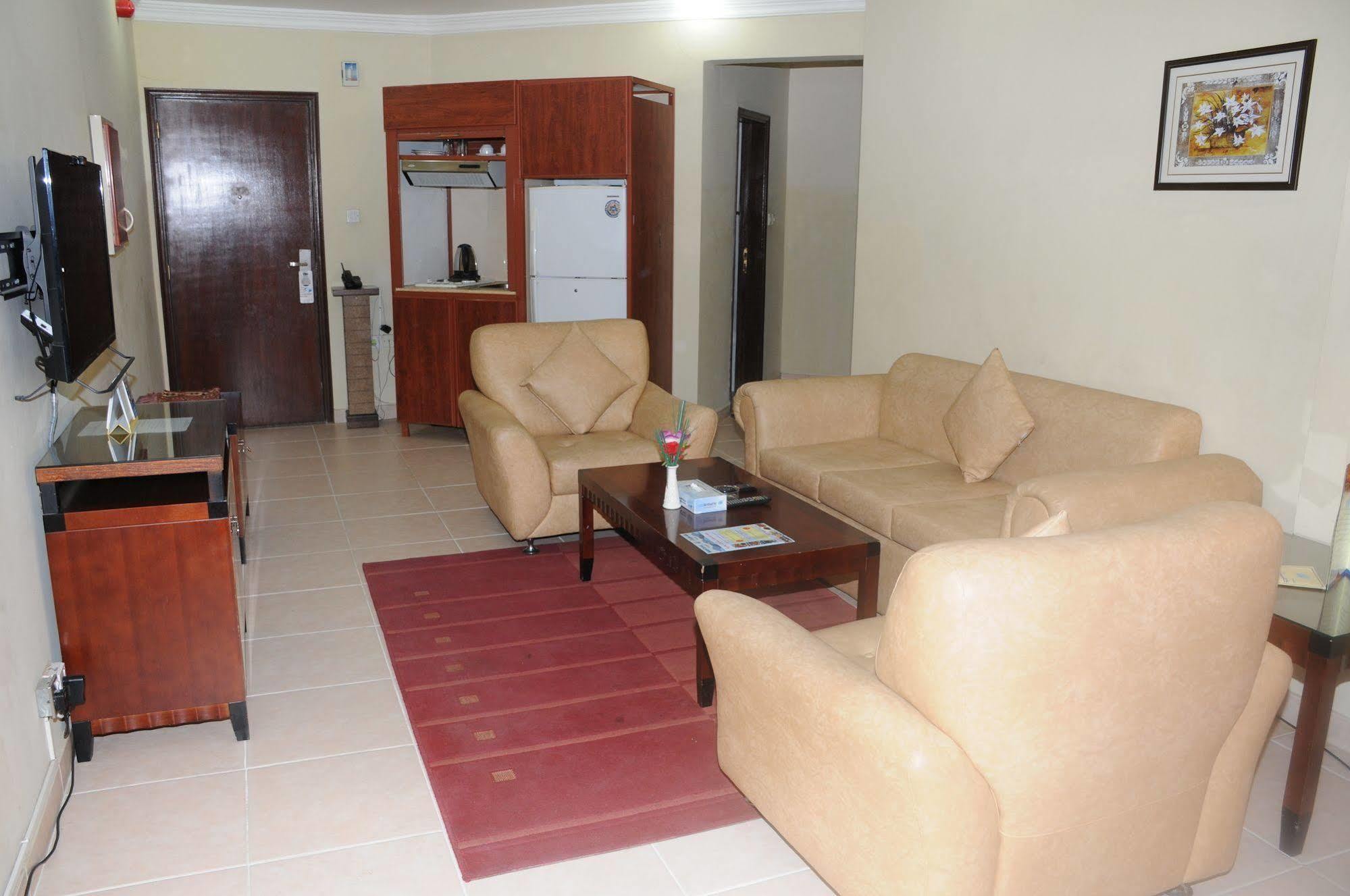 Continental Suite Farwaniya Kuwait City Ngoại thất bức ảnh