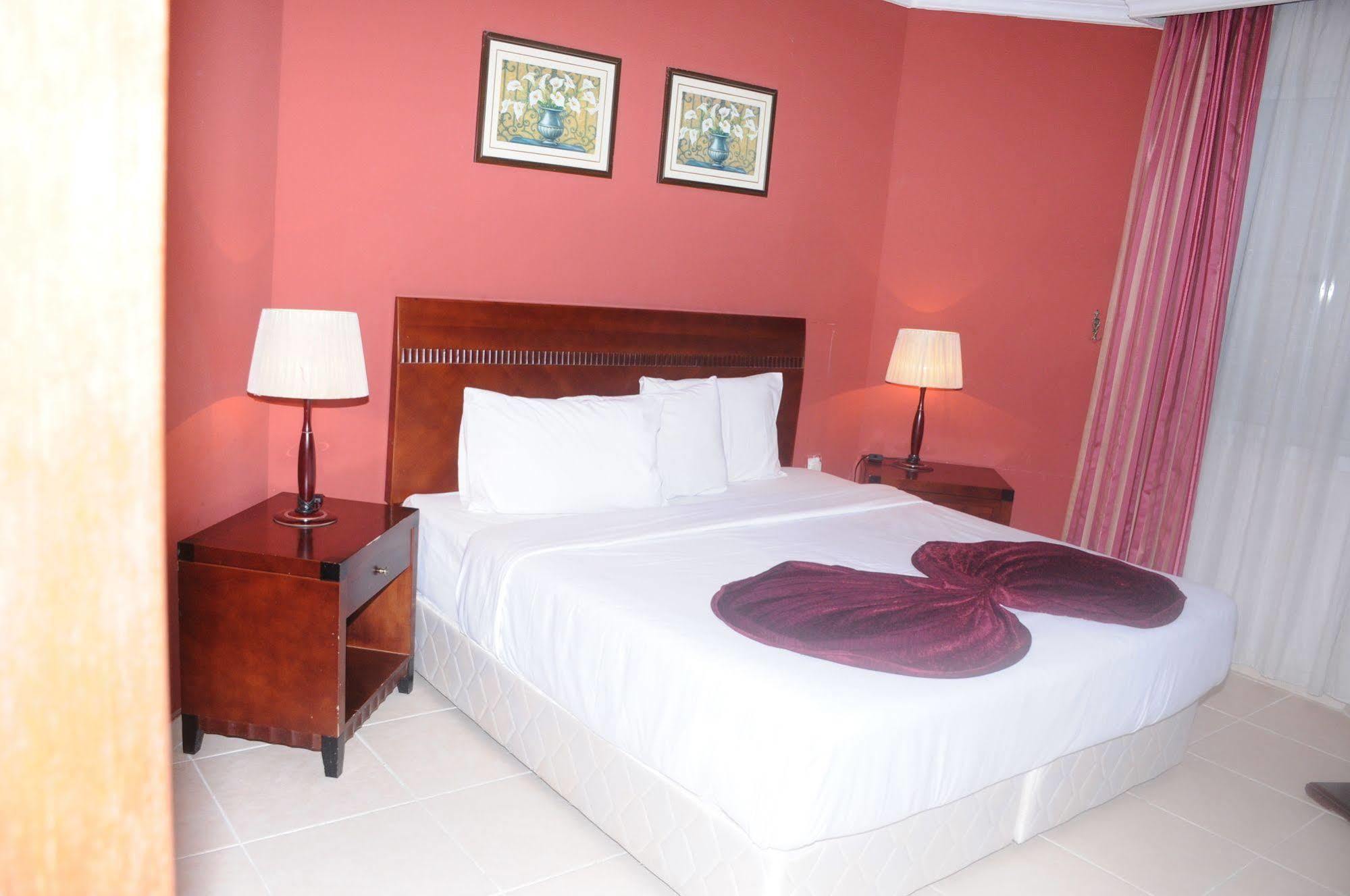 Continental Suite Farwaniya Kuwait City Ngoại thất bức ảnh